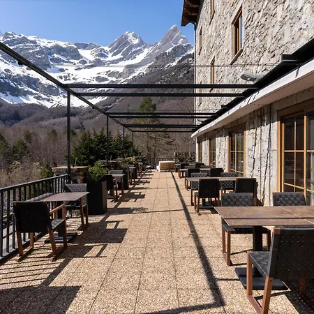 Hotel De Bielsa 4*